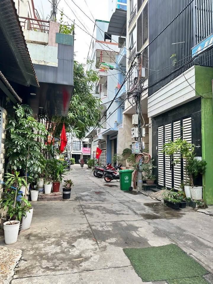 Bán đất tặng nhà 3 tầng hẻm biệt thự Nha Trang 61m² giá 8.2 tỷ - Giảm sốc 500 triệu!