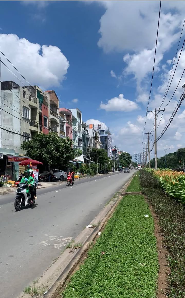 Bán FrontHouse MT Đường 7 Tên Lửa 80m² giá 9.7 tỷ - Cơ hội vàng không thể bỏ lỡ!