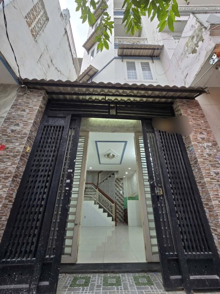 Nhà bán hẻm xe ba gác đường Dương Bá Trạc, quận 8 - Giá 5 tỷ - Thiết kế hiện đại, không gian thoáng đãng!