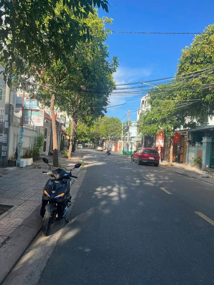 Lô đất 160m² mặt tiền đường Bến Nôm, Rạch Dừa - Giá 8.5 tỷ, thương lượng!