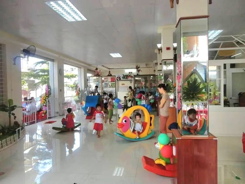 Nhà góc 2 mặt tiền khu biệt thự Đồi 2, Rạch Dừa, 185m² - Chính chủ bán gấp!