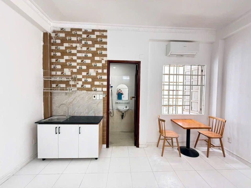 Chính chủ cho thuê phòng trọ 713 Tân Sơn, Tân Phú 3.5 triệu - Full nội thất, an ninh 24/7!