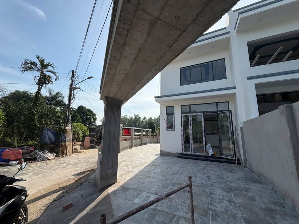 Nhà trệt lửng sân vườn Tân Định, Bến Cát 154m² giá 2 tỷ - Sẵn sàng vào ở ngay!