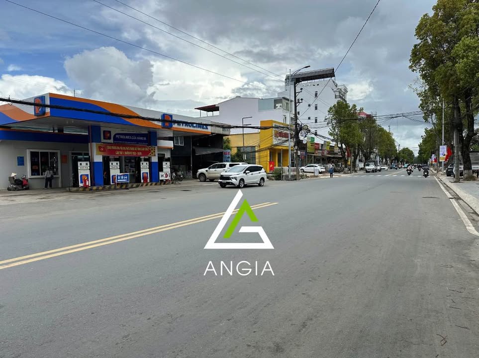 Nhà Phù Đổng Thiên Vương Đà Lạt 117m² giá 15.5 tỷ - Nhà mới xây, sẵn sàng vào ở!