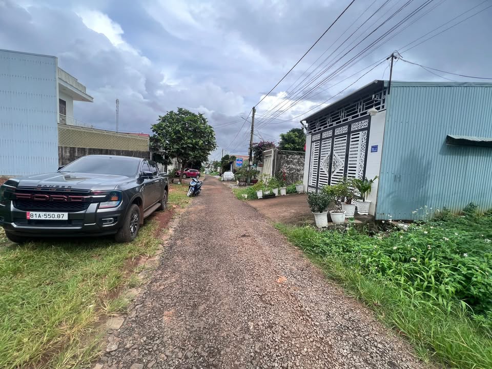 Đất hẻm 11 Lương Ngọc Quyến Pleiku 150m² giá 1.55 tỷ - Khu dân cư sầm uất!