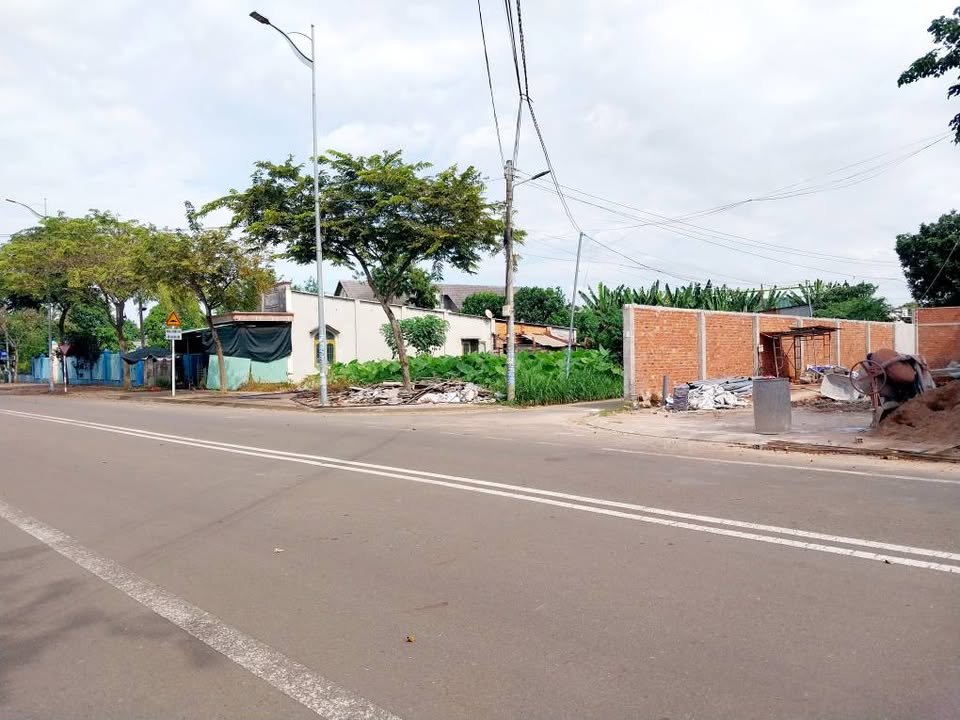 Đất 2 mặt tiền Hòa Long, TP Bà Rịa 950m² giá 7.6 tỷ - Vị trí trung tâm tiện lợi!