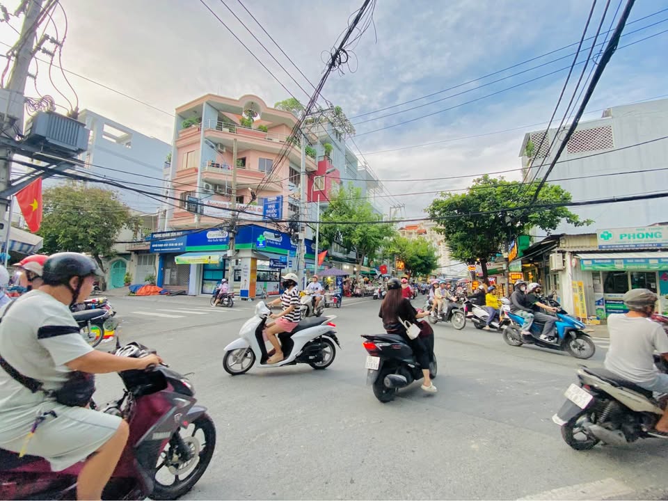 Nhà mặt tiền cho thuê tại Tân Quy, Quận 7 - Diện tích 40m² - Vị trí kinh doanh sầm uất!