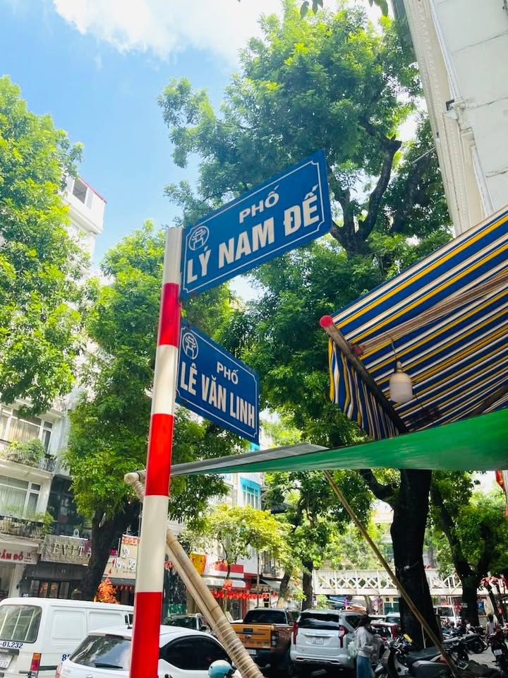 Nhà mặt phố Lý Nam Đế, quận Hoàn Kiếm 42m² giá 50 tỷ - Dòng tiền 150 triệu/tháng!