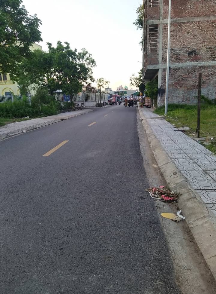 Đất mặt tiền cổng Chợ Sóc Vũ Quý 90m² giá 2.1 tỷ - Kinh doanh thuận lợi!