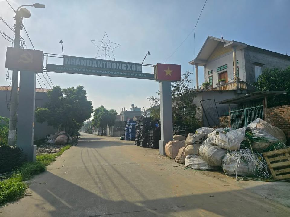 Lô đất trục chính Đồng Sài, Phù Lãng, Quế Võ, Bắc Ninh 100m² giá 1.1 tỷ - Đường xe công tránh nhau!