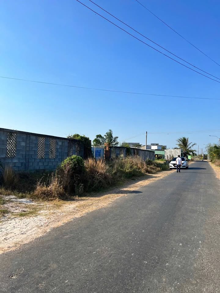 Đất nền Hàm Liêm 1.000m² giá thỏa thuận - Mặt tiền đường nhựa thuận lợi!