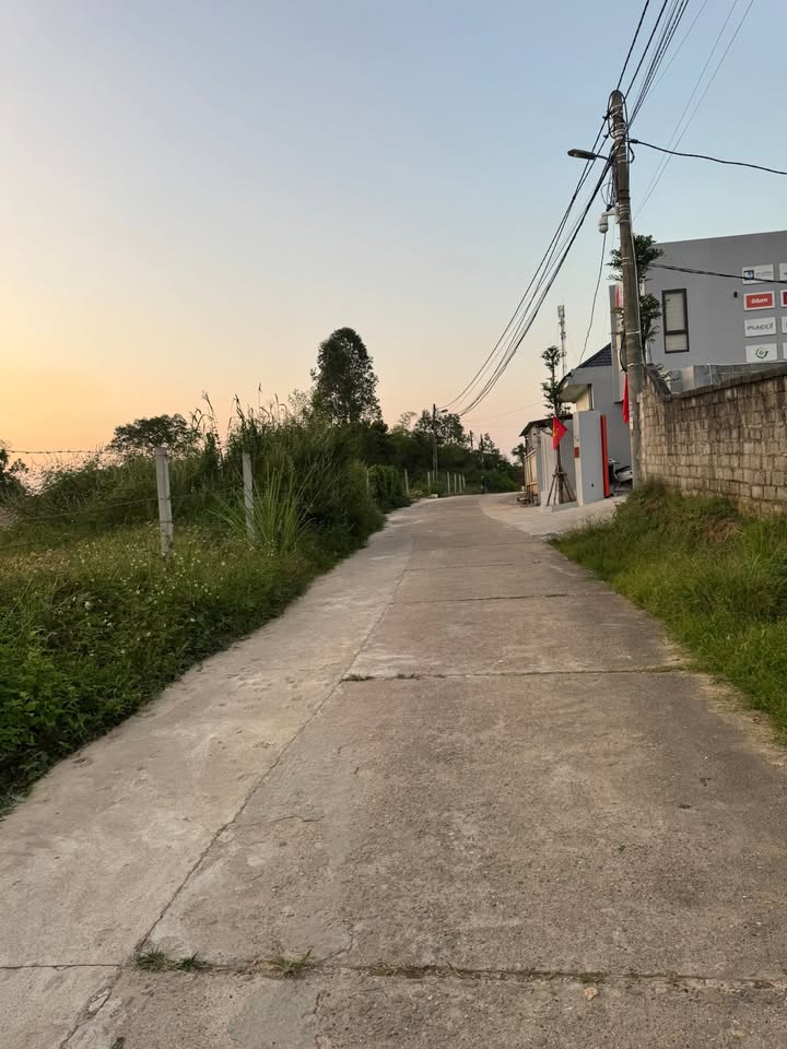 Đất nền phường Quyết Thắng 200m² giá 2 tỷ - Mặt tiền rộng, gần trường học!