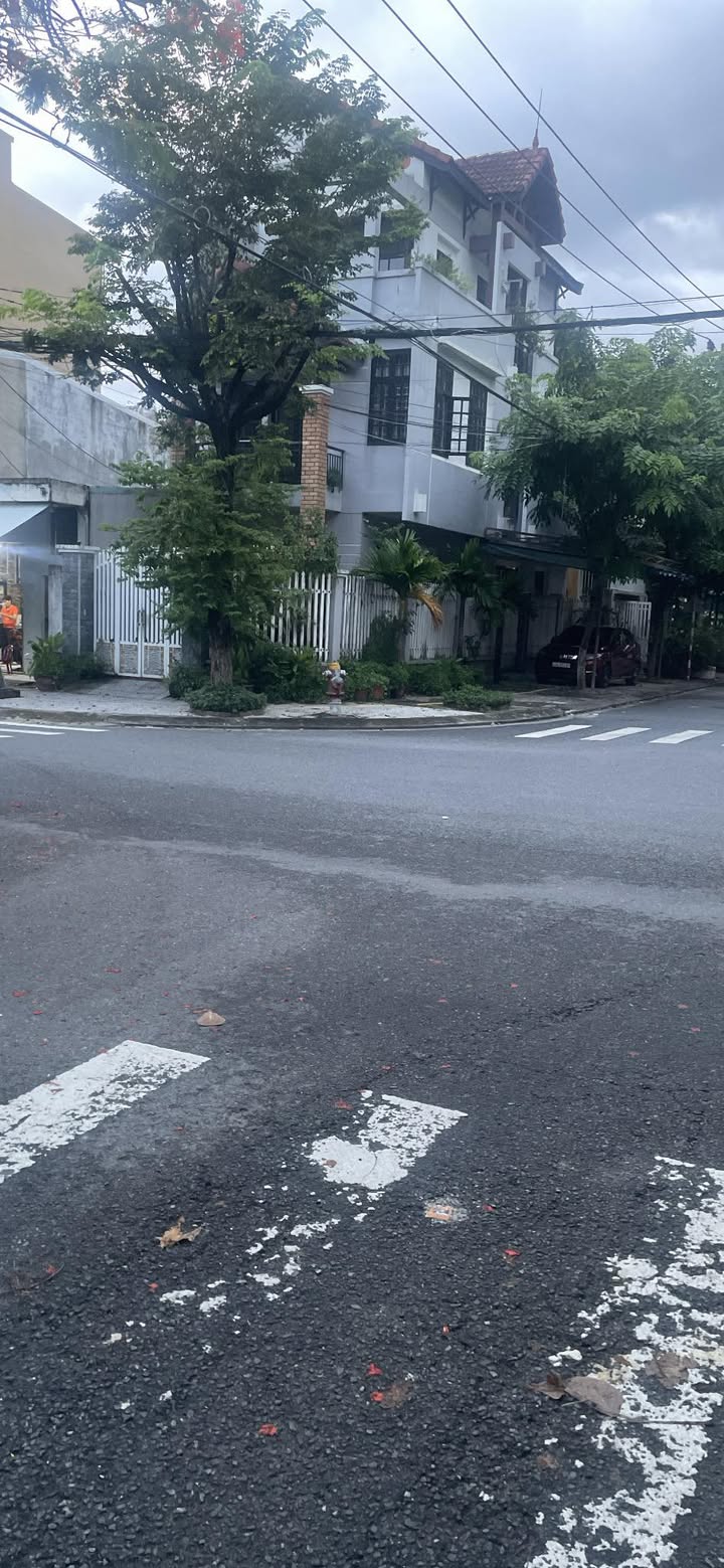 Nhà phố Sơn Trà Đà Nẵng 72m² giá 5.5 tỷ - Vị trí đẹp, view công viên!