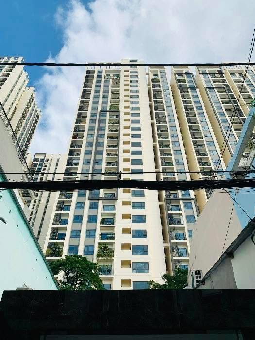 Nhà C4 quận 10, 62m² giá 9.7 tỷ - Hẻm xe hơi, an ninh tốt!
