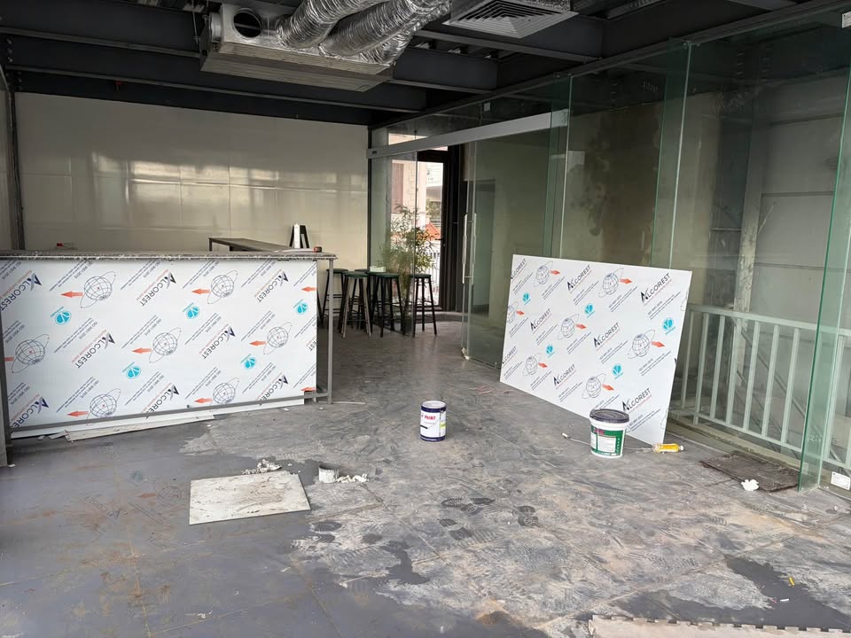 Cho thuê tum tầng 3 tại ngã 3 Hồ Sen 280m² - Giá tốt thỏa thuận!