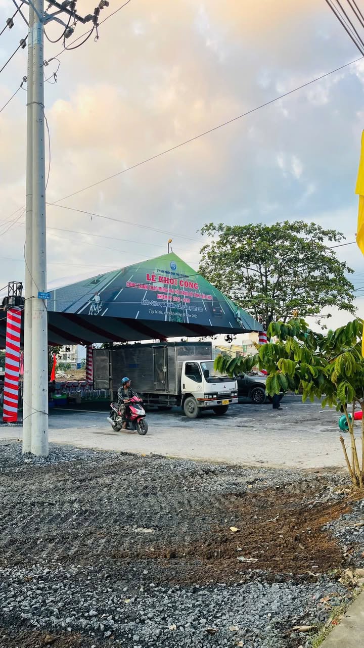 Đất thổ cư 352m² mặt tiền Nguyễn Hữu Trí - Bến Lức - Giá 13 tỷ, thương lượng!