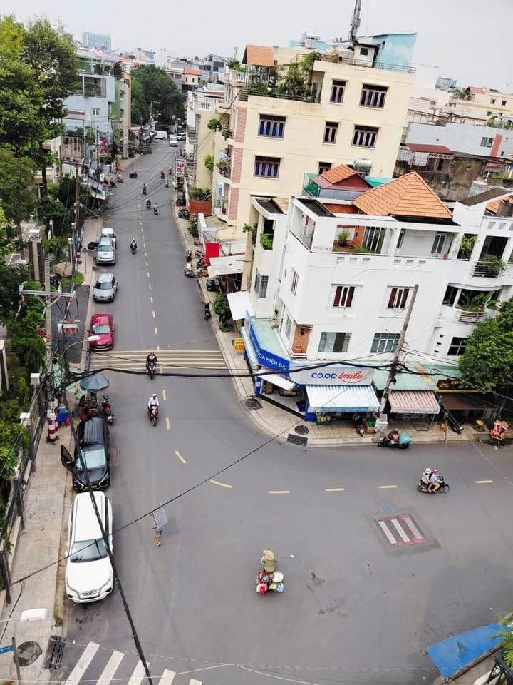 Mặt tiền kinh doanh Lạc Long Quân Tân Bình 52.2m² giá 14.2 tỷ - Khu vực sầm uất, giao thông thuận tiện!