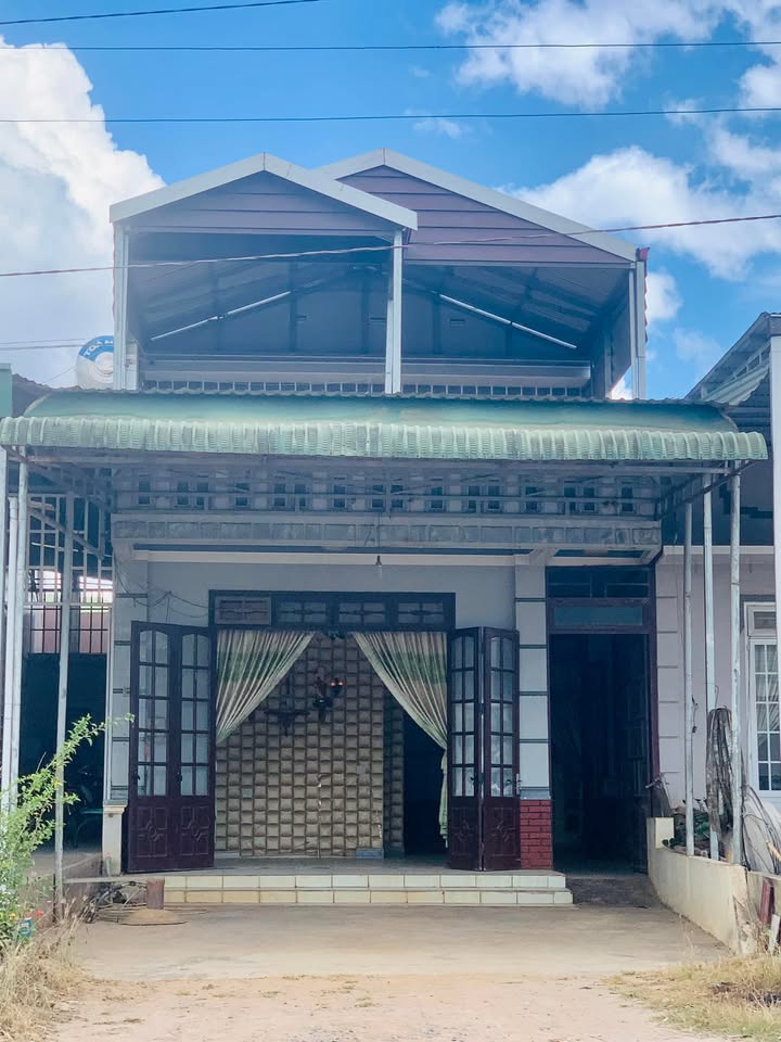 Nhà mặt tiền Quốc Lộ 27, Bình Thạnh, Đức Trọng 240m² giá 3.3 tỷ - Cơ hội vàng cho đầu tư!