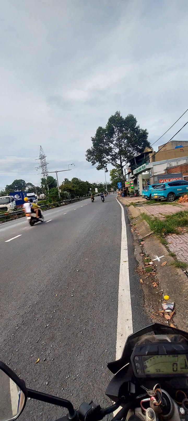 Nhà mặt tiền Xa Lộ Hà Nội Thủ Đức 55m² giá 6.8 tỷ - Đầu tư sinh lời tuyệt vời!