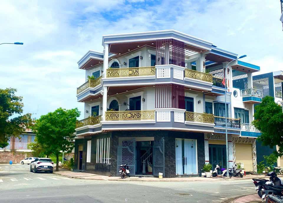 Nhà phố 2 mặt tiền Lê Phong, Bình Chuẩn 300m² giá 7.9 tỷ - Đầu tư sinh lời cao!