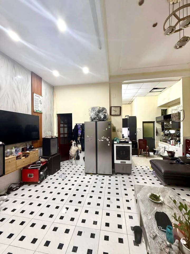 Nhà 2 tầng K112 Trần Cao Vân 65m² giá 3.6 tỷ - Tiện nghi đầy đủ, gần biển!