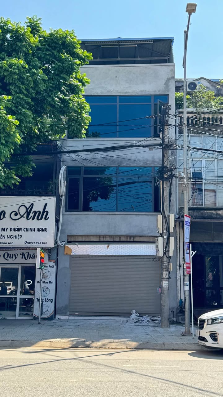 Nhà 3 tầng mới tại đường Quang Trung, Thái Nguyên - 73m² chỉ 6 tỷ - Kinh doanh thuận lợi!