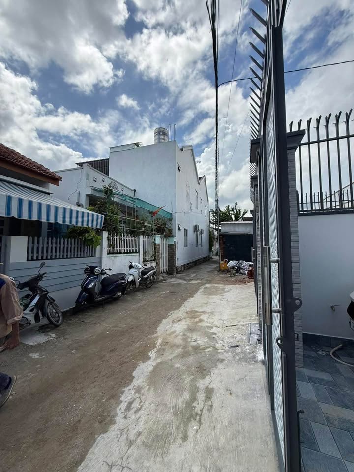 Nhà 3 tầng Gò Cây Sung 116m² giá 4.85 tỷ - Pháp lý sổ hồng hoàn công!