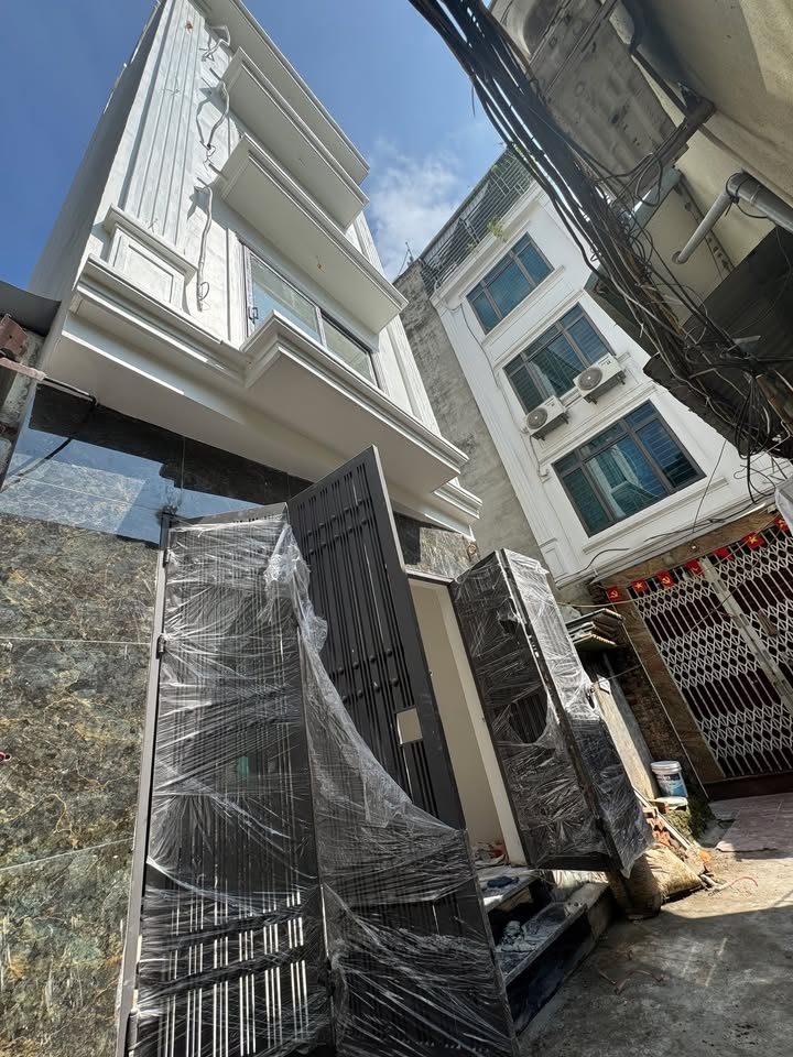 Nhà 5 tầng Nguyễn Đức Cảnh 49m² - Thiết kế hiện đại, thang máy tiện nghi!