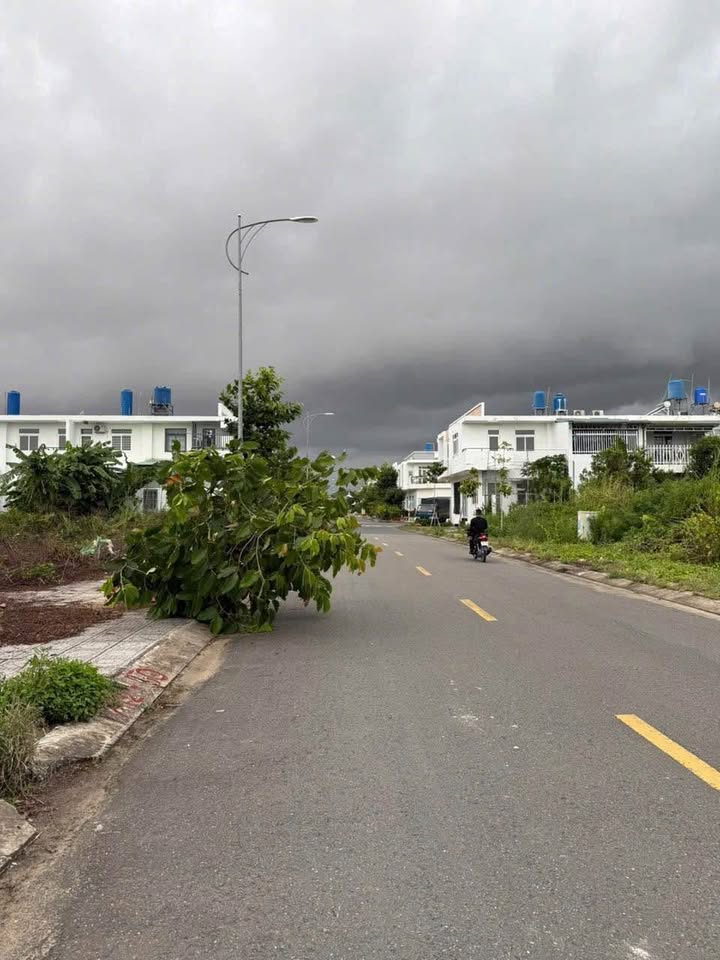 Đất nền liền kề KĐT Tây Bắc Rạch Giá 215m² giá chỉ 3 tỷ - Vị trí đắc địa!