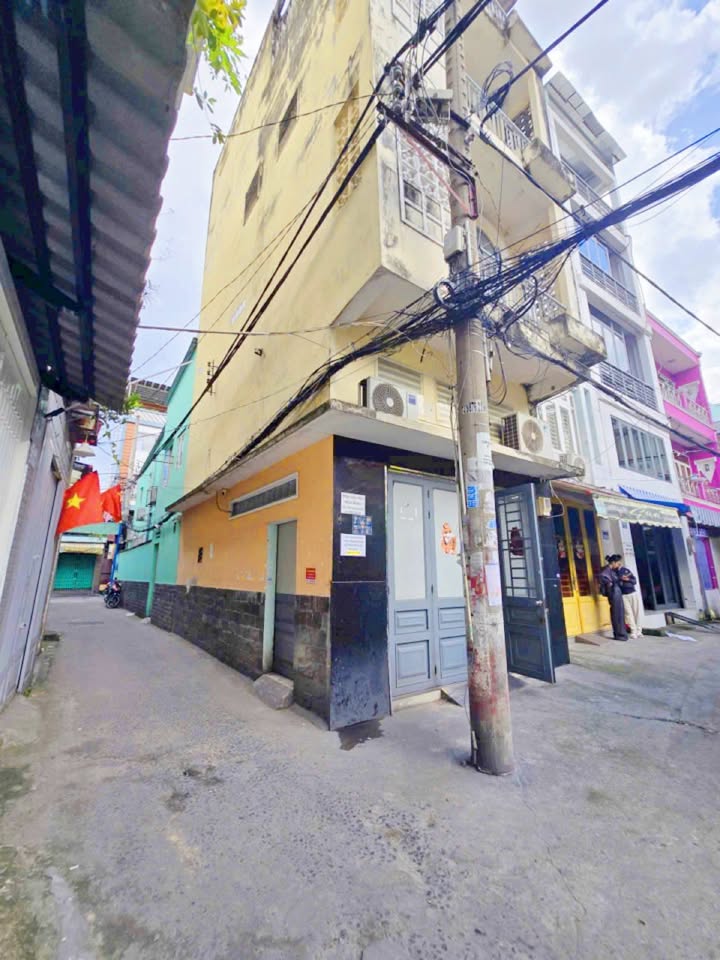 Nhà phố Bình Thạnh 28m² giá 5.6 tỷ - Vị trí đẹp, không gian thoáng đãng!