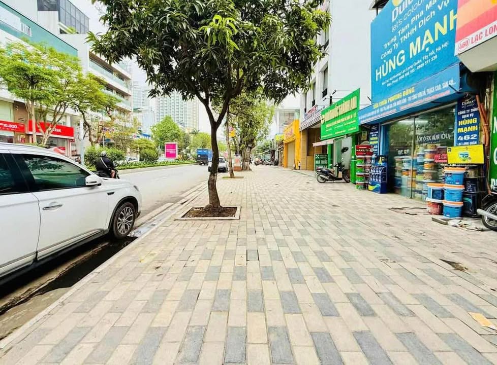Bán gấp nhà mặt phố Lạc Long Quân, Tây Hồ 100m² - Vị trí đắc địa đối diện Lotte