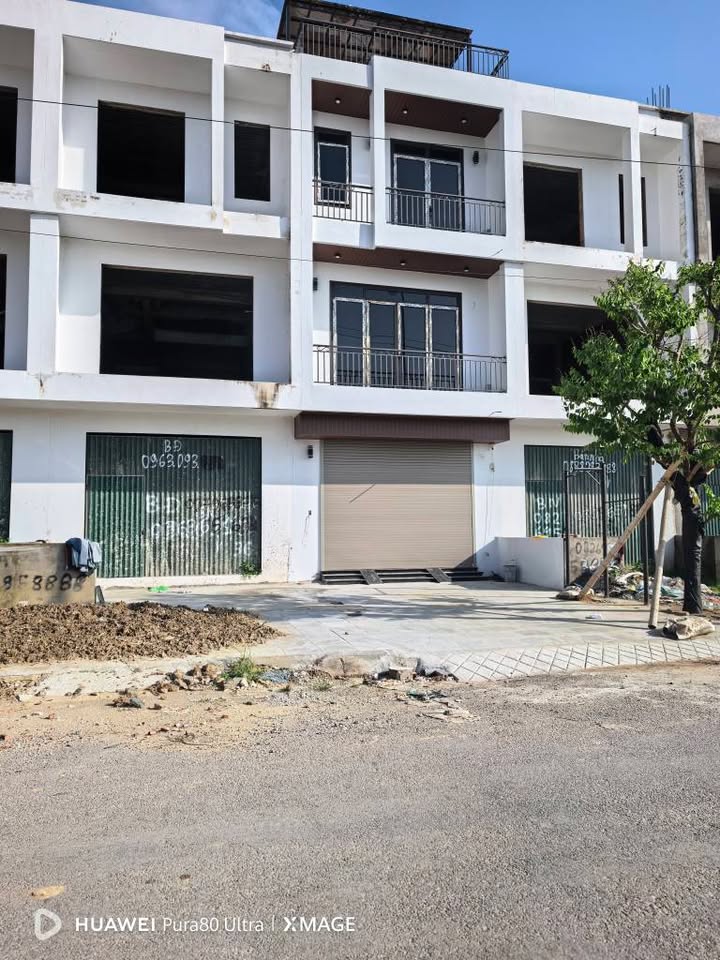 Nhà bán gấp tại Đông Hải, Thanh Hóa 80m² - Sổ đỏ chính chủ chỉ 4 tỷ!