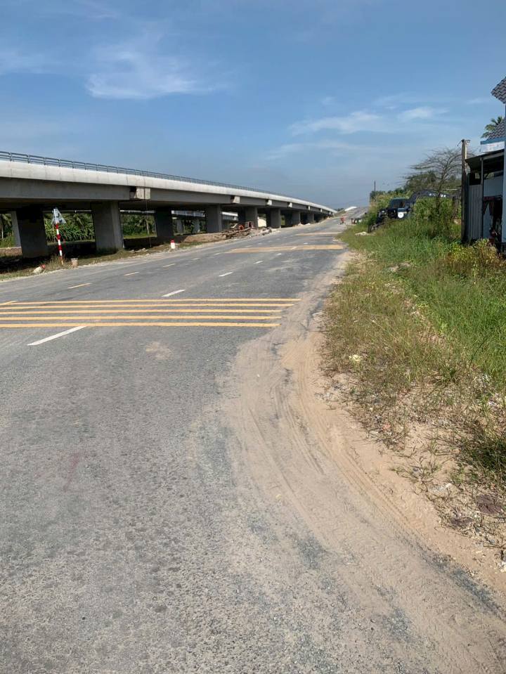 Đất nền mặt tiền đường gom Rạch Miễu, Sơn Đông, Bến Tre 1852m² - Phù hợp cho kho xưởng!