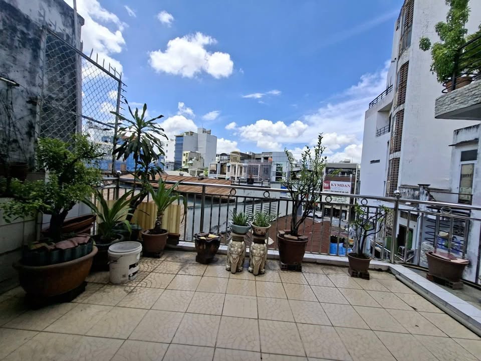 FrontHouse Tô Hiến Thành Quận 10 76m² giá 14 tỷ - Kinh doanh sầm uất!