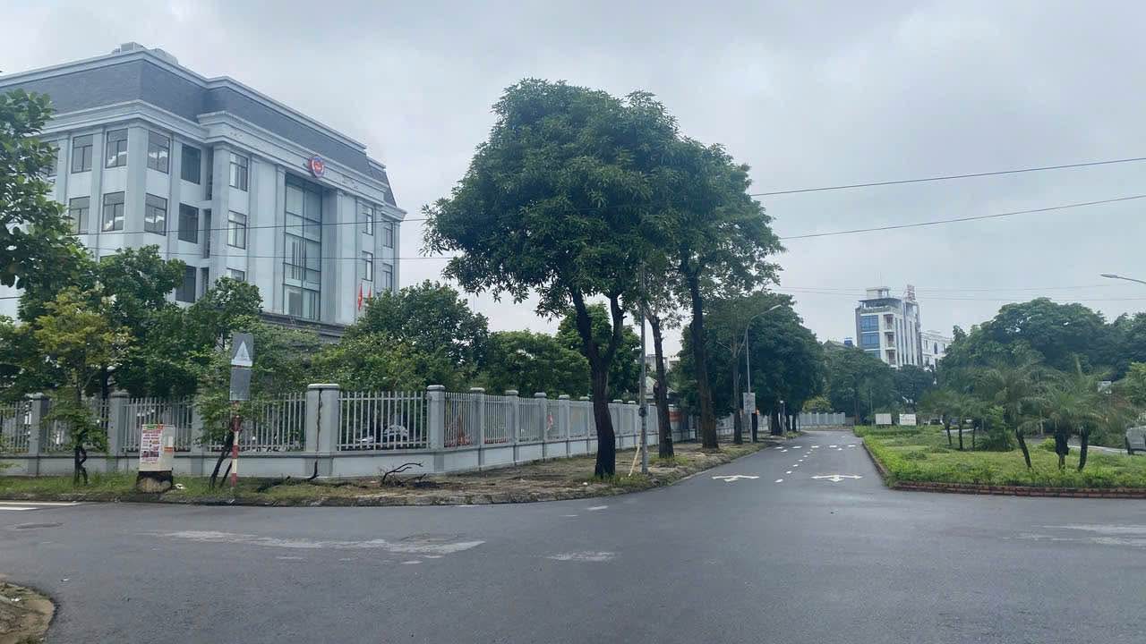 Nhà thô 5 tầng Tân Hồng 90m² giá 10 tỷ - Đối diện Cục Hải Quan