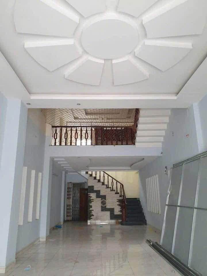 Nhà mặt tiền kinh doanh đường Trục Chính, Chánh Nghĩa, Thủ Dầu Một 100m² - Phù hợp kinh doanh đa ngành!