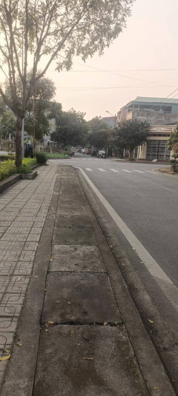 Nhà 3 tầng tại phường Nam Cường, Lào Cai 100m² giá 3.6 tỷ - Gần công viên!