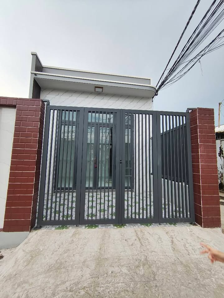 Nhà phố góc 2 mặt tiền đường Bình Trung, Cần Thơ 81m² giá 1.55 tỷ - Sẵn sàng ở ngay!