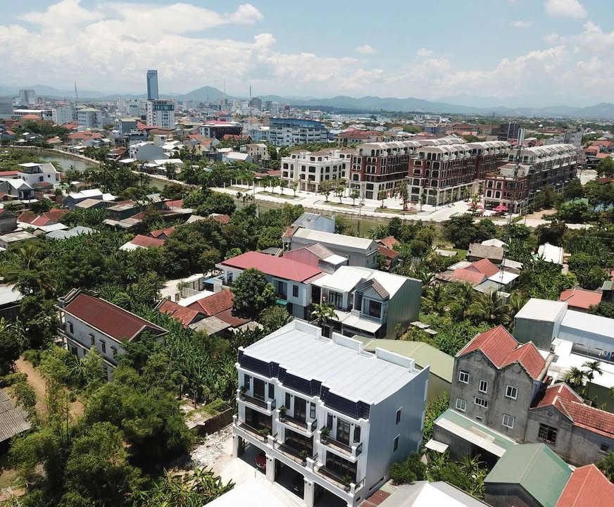 Nhà Tân Cổ Điển 3PN Vỹ Dạ 69m² giá chỉ từ 3.2 tỷ - Vị trí đắc địa gần Ecogarden!