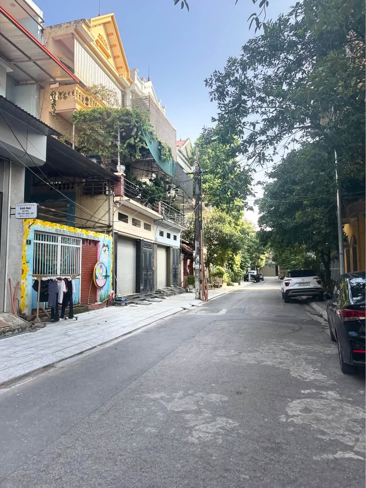 Nhà 3 tầng Liên Bảo, Vĩnh Yên 91.5m² giá 6 tỷ - Đất trung tâm, vị trí đắc địa!