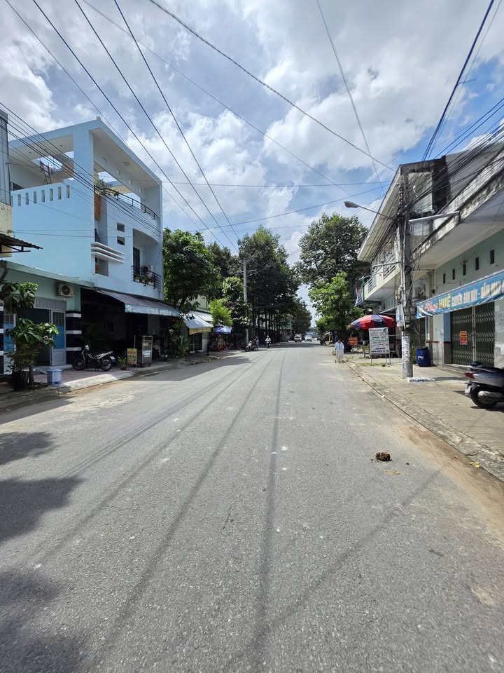 Nhà mặt tiền kinh doanh Tân Bình, Dĩ An 75m² giá 4 tỷ - Sổ hồng riêng, hỗ trợ vay 80%