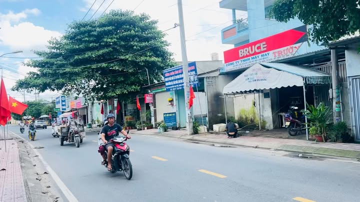 Xưởng 700m² mặt tiền Nguyễn Thị Thử, Hóc Môn - Giá chỉ 13.5 tỷ!