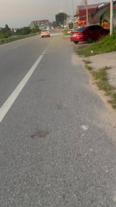 Đất mặt tiền tỉnh lộ 298, Việt Yên 90m² giá 2 tỷ - Kinh doanh sầm uất!