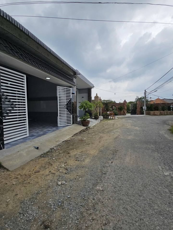 Nhà riêng Ninh Thạnh Tây Ninh 100m² giá 1.25 tỷ - Gần chợ Cư Trú!