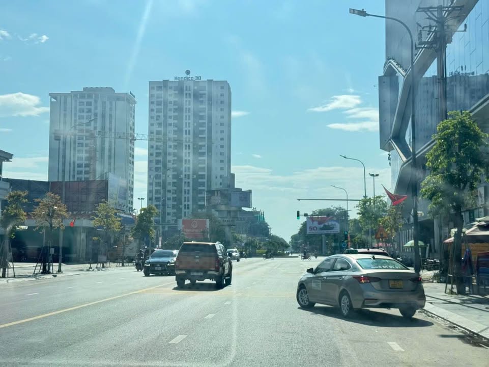 Nhà mặt đường Lê Hồng Phong, TP Vinh 110.7m² giá 18 tỷ - Vị trí đắc địa, kinh doanh sầm uất!