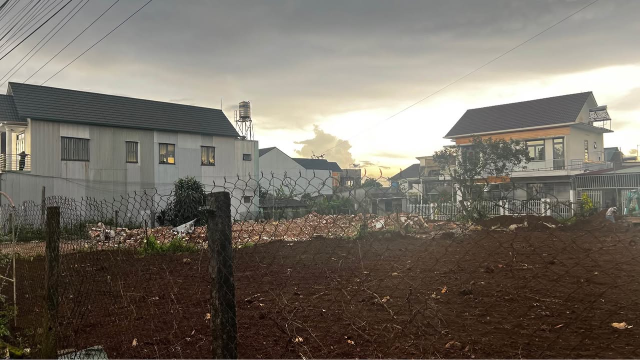 Đất chính chủ hẻm lớn Tây Sơn, Bảo Lộc 110m² - Giá chỉ 2.25 tỷ!