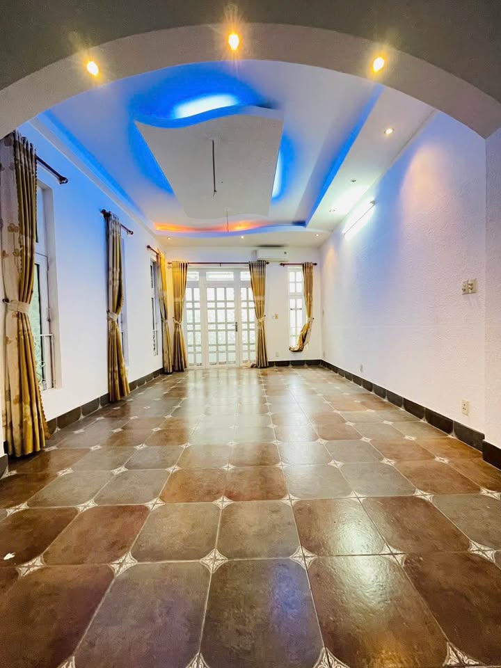 FrontHouse Biên Hòa 250m² giá 5.85 tỷ - Mặt tiền kinh doanh đắc địa!