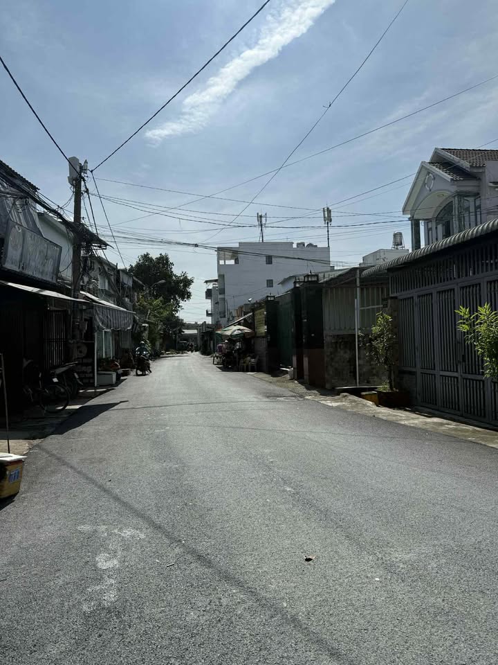 Bán nhà mặt tiền Tân Xuân, Hóc Môn 115m² giá 4.95 tỷ - Cơ hội đầu tư tuyệt vời!