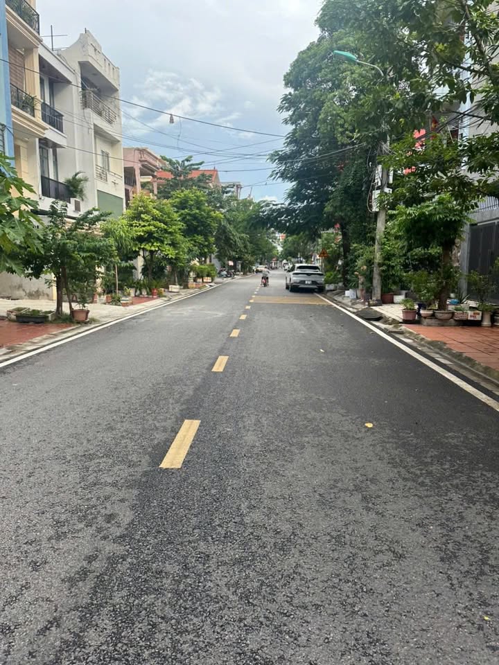 Nhà mặt đường Đào Nhuận quận Lê Chân 90m² giá 10.1 tỷ - Vị trí đắc địa cho kinh doanh!