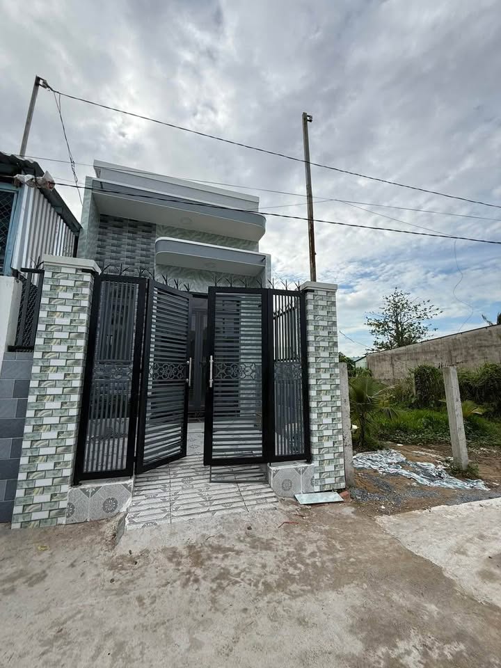 Nhà mới xây chính chủ bán tại Tân Thành, TP. Vĩnh Long 130m² - Giá 1.25 tỷ